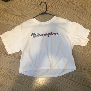 Champion multicultural cropped shirt